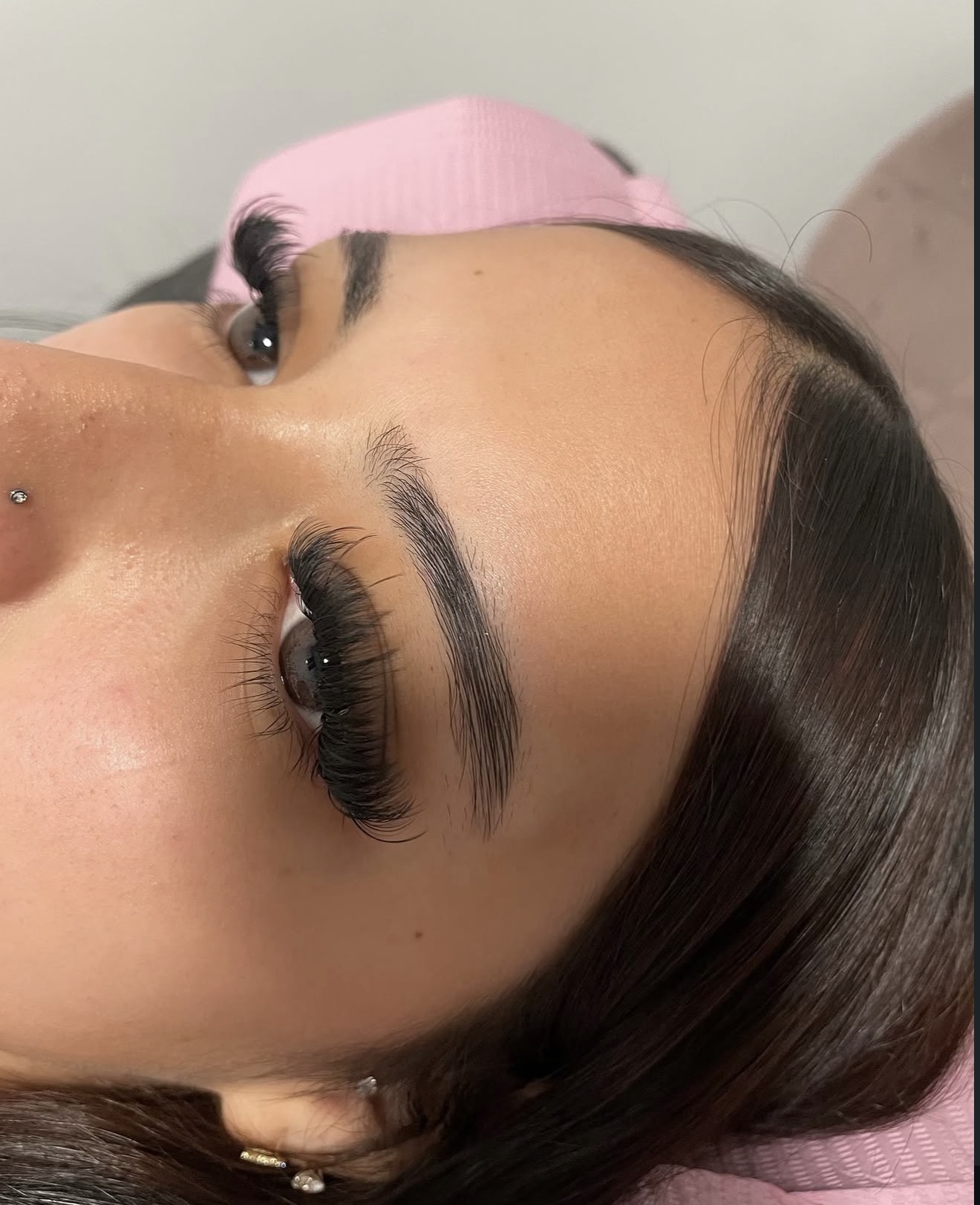 Dramatic volume lash set with pink headband by Exotic Blinkzz